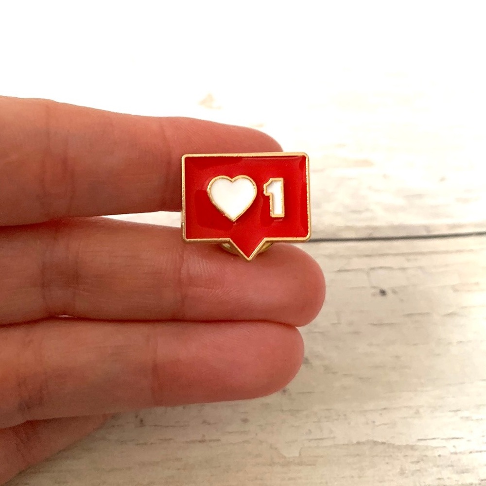 Valentines Day Enamel Pin Red Hearts Gold Likes Pins Valentine Gift NEW